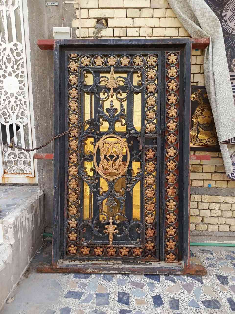 باب حديد • للبيع