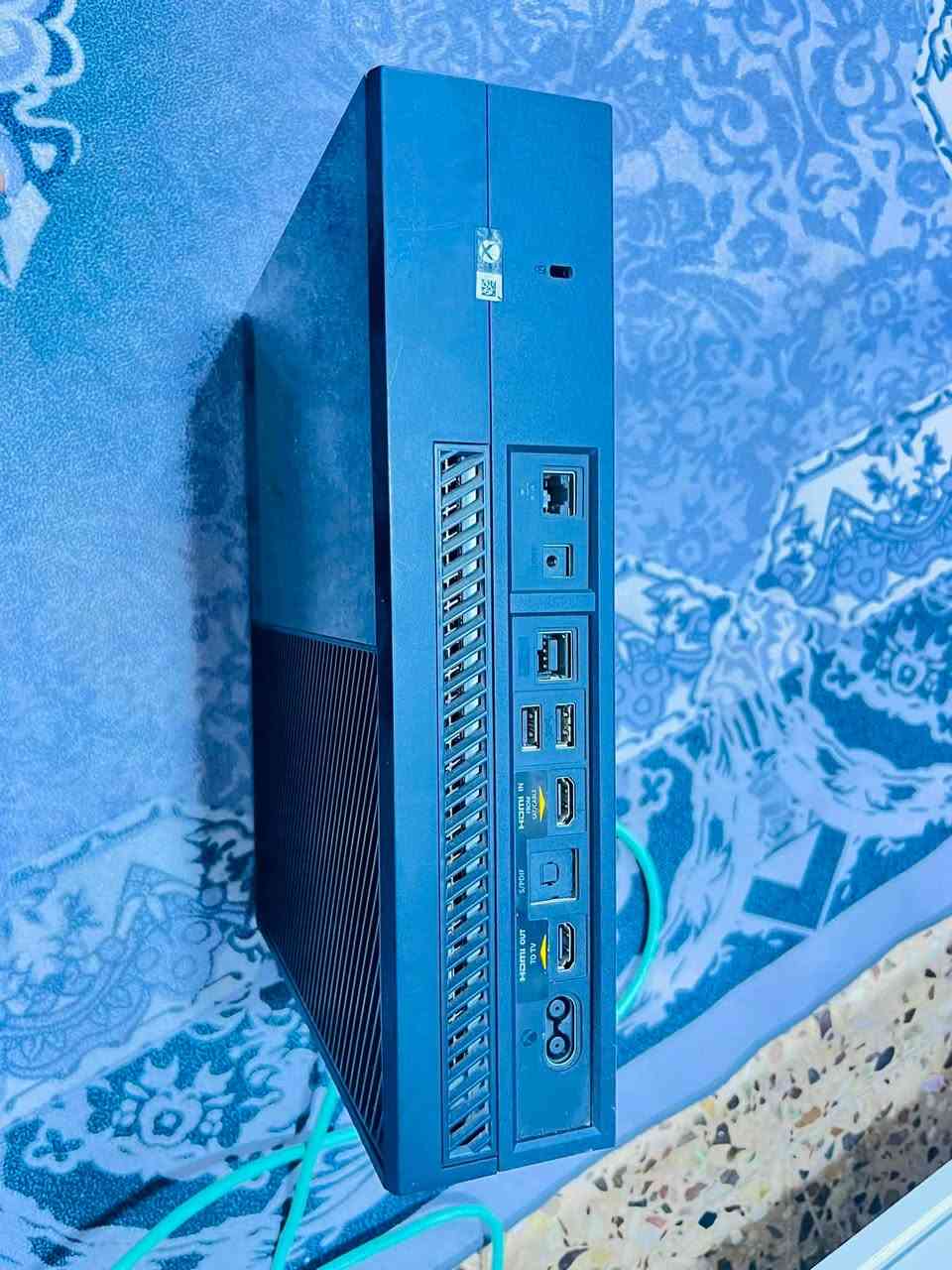 اكس بوكس وان مكفول وكامل بس عوزه محوله سعره 160 وبي مجال بصيط ***********
