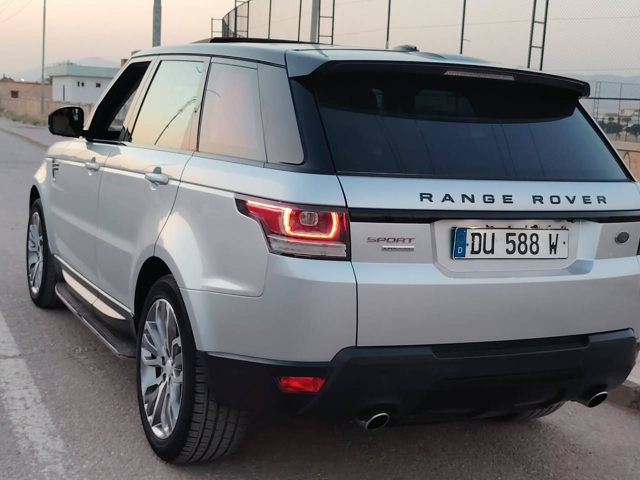RANGE ROVER SPORT 2015

DYNAMIC V8 SUPERCHARGE

ڕەنج ڕۆڤەر سپۆرت 2015 داینامیک سوپەرچارج 
ساغ دوبەی ✅ 
بێ بۆیاخ
100 هەزار کیلۆمەتری حەقیقی ڕۆشتووە 
مواسەفات خلیجی....
پانۆراما
جلدی ناوزەرد
دەرگا شفت
کوشن کارەباو ساردو گەرم خەزن
گێڕی سوکان
3 مۆدی لێخوڕینی هەیە
مواسەفاتی تر.....
سەیارەکە لە رەسمەکان جوانترە 📦
گێرو مەکینە بە شەرت نەکراوەتەوە
ساڵنسای سپۆرت بیلاد
تایەی تازەی لە ژێرە
نرخی گونجاوە
مشتەریت تەلەفونکە
***********
***********
***********
