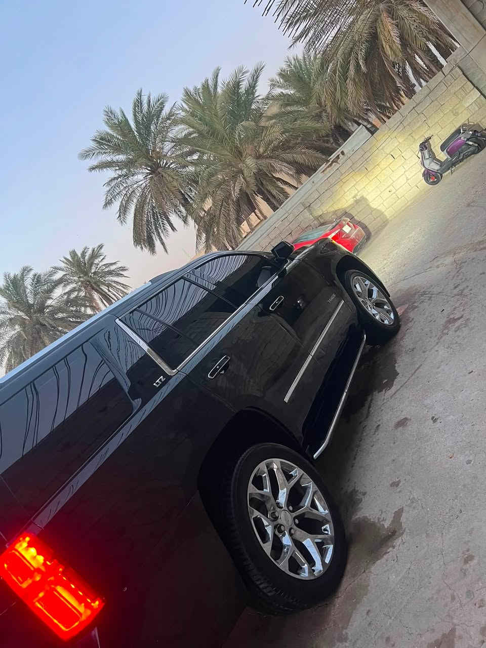 السلام عليكم شوفرليت تاهو 2017 برمير LTZ فول مواصفات
رقم بغداد 
كير محرك كفالة تخم تاير جديد 
صدر جديد 
سيارة عليها ادامة كاملة 
سيارة ماشية 180كم 
جاهزة من كلشي. 
سيارة حادثها كلشي بسيط 
بدون دواخل بدون ايرباك 
مكان السيارة بغداد 
بيع أو مراوس ب احدث 
السعر 275 
***********

