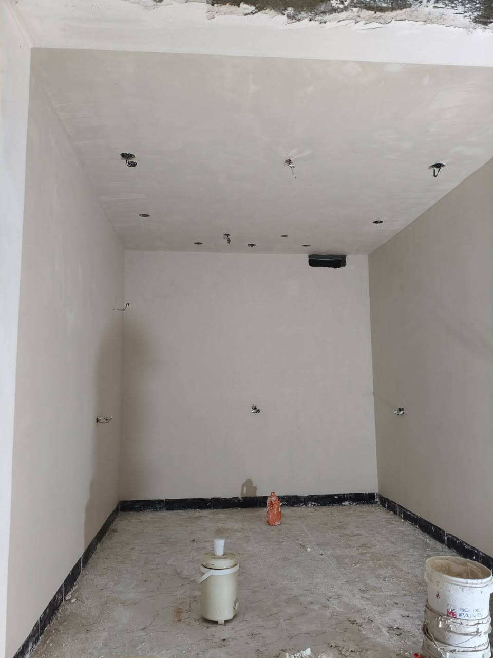 اسطوات لبخ جص(بياض)المتر ب(3000)شغل مساطر گبان
من الموصل
***********واتساب أو اتصال
