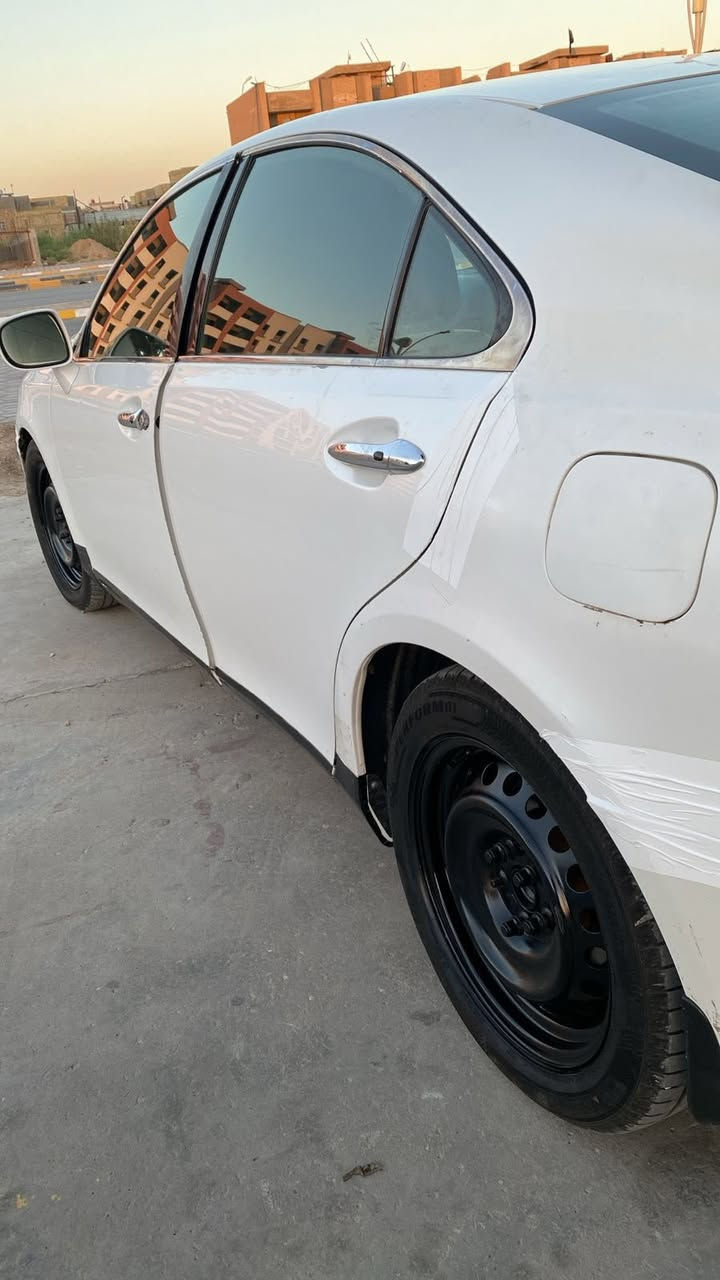 السلام عليكم
لكزز صالون 2008 es350 

بيع مستعجل  حادثه بسيط بدون دواخل وبيه رشات صبغ ورصعات حالوب قليلات 

السياره عوزه فقط دعاميات شويه يردالهن سمكره وصبغ وبيه طخات بسيطه  السياره كير ومكينه جدد عايزه كم شغله بالكهربائيات ميكلفن حته  200
هزه جديده وسنويه لل29 باسمي السياره 
رقم التلفون  ***********

السعر 80وبيه مجال 

او مراوس حسب القناعه
