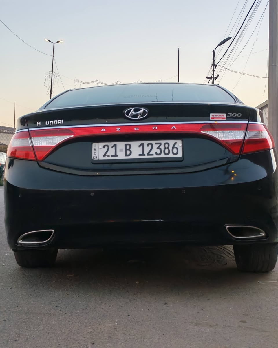 هونداي ازيره Vip خليجي 2012
المحرك V6 حجم 3000 المرغوب 
مكفولة كفالة عامه ماعدا شبر بقبق البانزين
السعر 110$وبيه مجال
فتحة سقف بانوراما.
مقاعد جلد كهربائية.
تحكم ستيرن 
لدد نهاري 
ذاكرة للمقاعد (Memory Seats).
تبريد وتسخين للمقاعد الأمامية
ستارة خلفية كهربائية.
حساسات أمامية وخلفية.
كاميرا خلفية..
تشغيل بصمة  Start/Stop.
نظام صوت Infinity الفاخر.
تكييف أوتوماتيك ثنائي التحكم.
مرايا كهربائية مع طي كهربائي وإشارات LED.
بريك يد إلكترونية.
إطارات + سبير جديد 
صدر أمامي خلفي جديد
مكان السياره بغداد مدينة الصدر
***********
