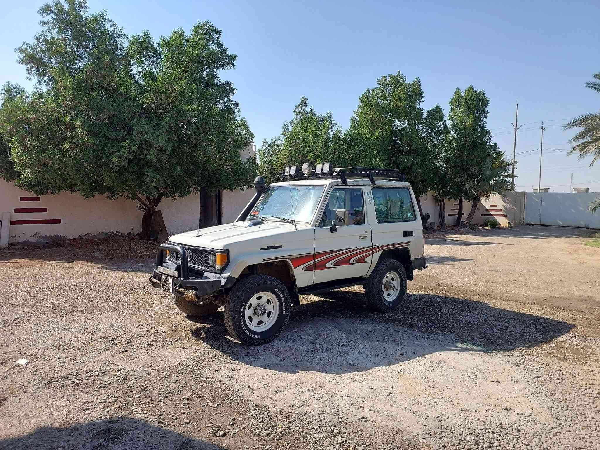 السلام عليكم  لاندكروز للبيع موديل ٨٧ لووي وليس ورك  طسه مابيها  محرك كاز كرنفال لاصرف ولابخار كير ولوكير واكسل وشاصي كله مكفول بشرط الفحص دوشمه ارضيه وكشنات تخم تاير جديد خشن باتري جديد قبل يومين مشتري كهربائيات وكيجات كلها شغاله بيها حصه كاز يوميه ٤٠ لتر مكتوب كاز بسنويه سعرها ٥٨ وبي مجال ***********واتساب *********** مكانها في بغداد جسر ديالى
