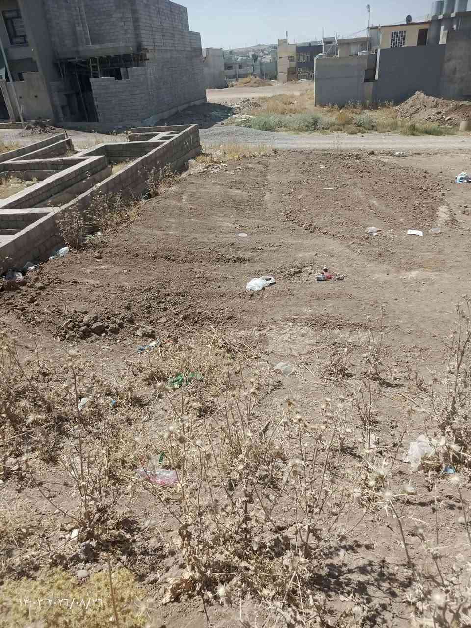 السلام عليكم عندي نصف قطعه مساحه 120 متر واجهة 6  عمق 20 ورقمها 3286 وبيها وصل بلدية ومفروزه والسعر 30 وبيها مجال بسيط تفاصيل مراسله خاص او اتصال على الرقم ***********
‏‪‏‪***********‬‏
