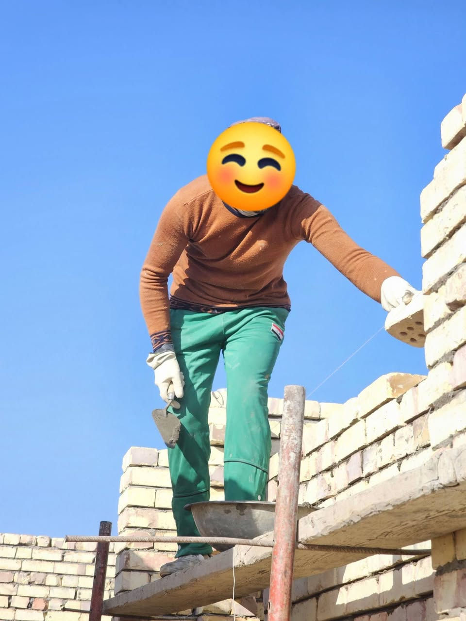 خلفه بناء على دبل وقطعي  اتصل ودلل بلخدمه موجود كادر 4خلقات ***********

