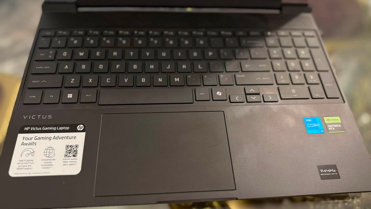 السلام عليكم 

لابتوب HP Victus كيمنك
جهاز قوي ونظافتة 98% 
مواصفاتة 
Rtx4050
Ram 16 g 
Ssd512
شاشة بتردد144Hz 

استخدامها جداً قليل 
السعر مليون و50 
عنوان بغداد 
***********
