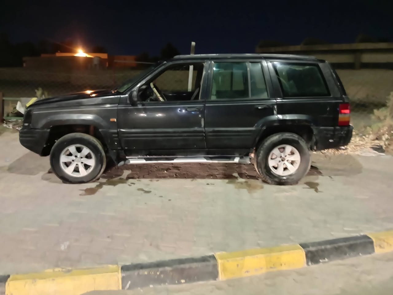 جيب شيروكي موديل 97 رقم بابل تحويل مباشر مابيه ظربه وصبغ محرك وكير ملكه دي فور اكسل ياباني بطناش فول حداده بيه ظعف مكاني بالكوت رايده ب30 وبيه مجال بيع او مراوس ***********

