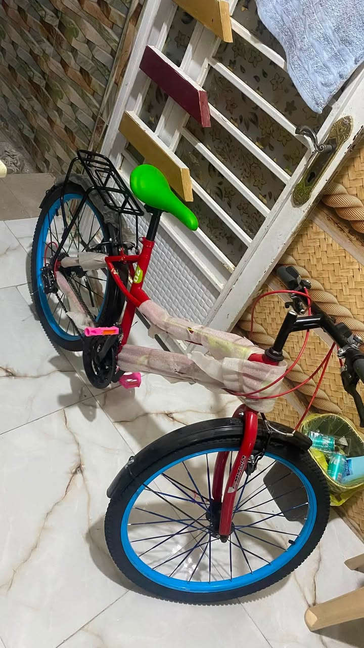 حجم 24 باله جديد بعده بجيسه دينباع ب100 بس يمي ب75 فقط للاستفسار ***********

