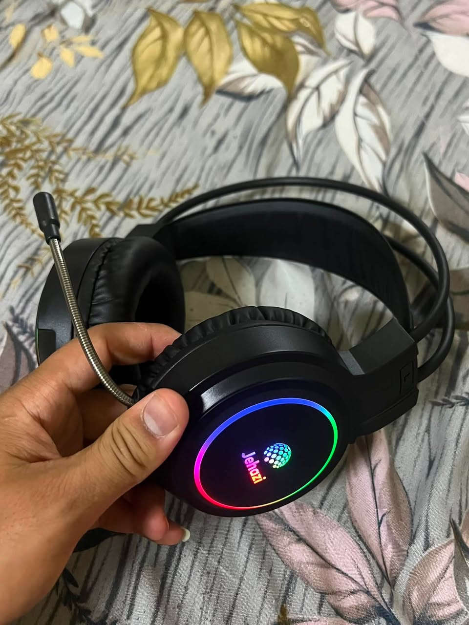 السلام عليكم سماعة گيمنك  منفذها USB من شركة Jehazi استخدام يومين فقط الله شاهد نظيفة وشخط ما بيها  السعر ٣٥ قفل مكاني بغداد مدينة الصدر الكيارة قطاع ٦٩ تريد تجي هلة بيك اذا تريدها توصيل موجود رقمي واتساب  واتصال شغال ***********
