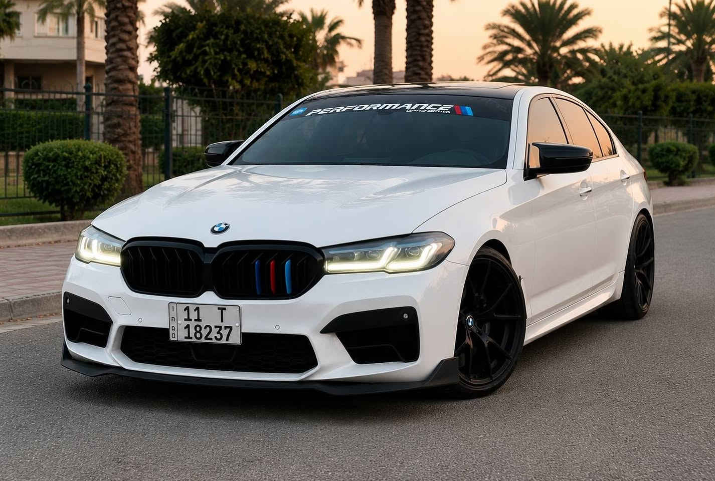 � للبيع أو المراوس | BMW 540i
ام بكج بلاد  محدث كامل ٢٣ 
محرك ٦ سلندر تون تيربو 

🚘 الموديل: 2018
🇺🇸 الوارد: أمريكي
بيع او مراوس حسب القناعة

⚙️ المواصفات:
• محرك ٦ سلندر تون تيربو
• ماشية 80 ألف ميل
• ام بكج بلاد كت وفجوج وحزام امان وداخل 
• السيارة جاهزة بالكامل وادامه كامله
🌟
✔️ شاشة كبيرة لمس وماوس وتحكم بل ايد عن بعد
✔️ كاميرا
✔️ رادارات
✔️ حساسات أمامية وخلفية
✔️ التحكم بالصوت بالإشارة (Gesture Control)
✔️ سقف بانوراما (ستايل رولز رويس)
ويل كب ام اصلي حجم ٢٠ 

📌جاملغ وباب سايق مبدل بلادي وحافه لباب فقط لباقي كفاله

💵 السعر: 260 
مكاني بغداد الدوره 
***********
