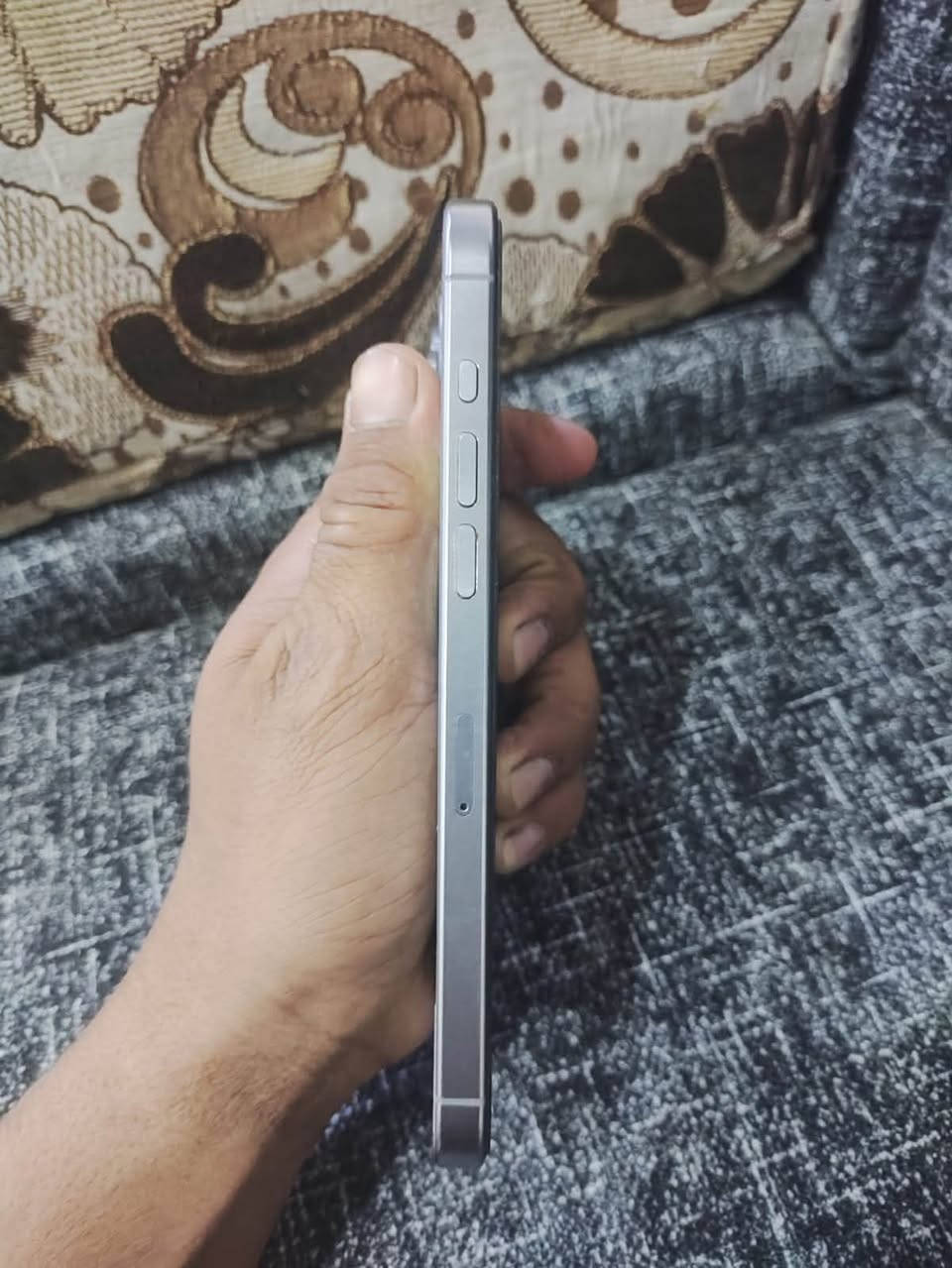 آيفون ١٥ برو ماكس • ٢٥٦ • ظهر مكسور