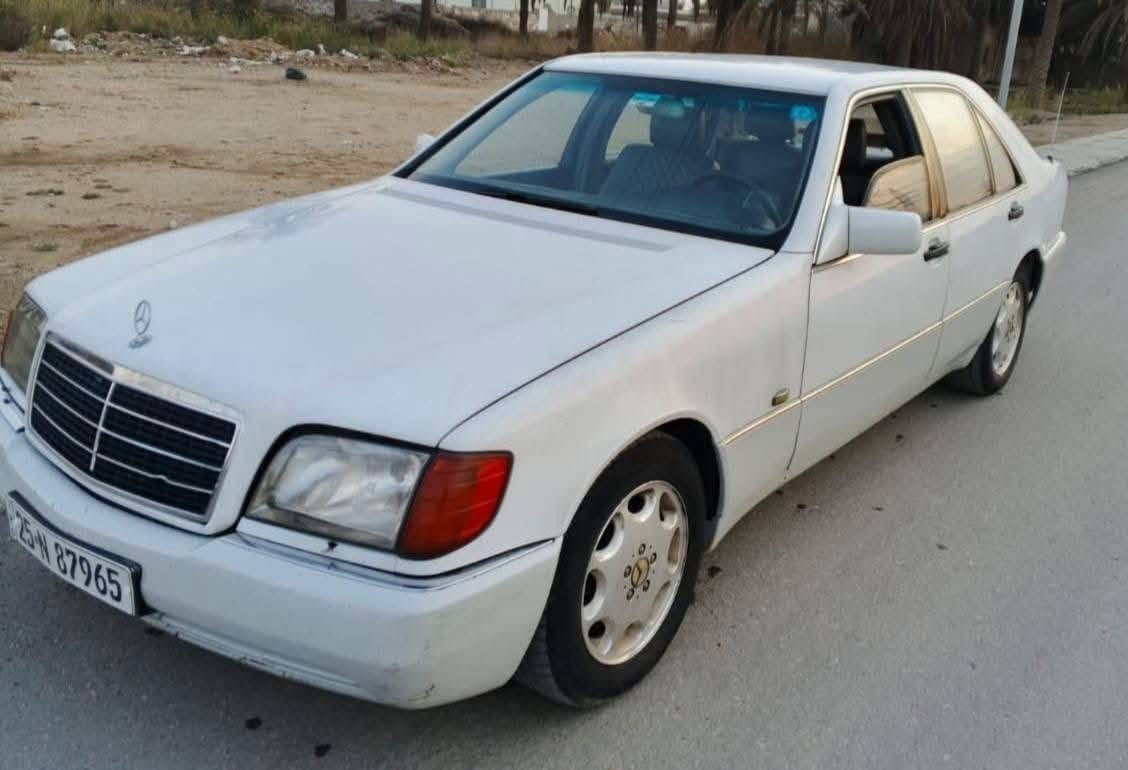 سياره جديده وبلاديه بدون صبغ ( بلاش بسعر بطه )
مارسدس شبح موديل 1992 
لون ابيض بلادي 
بدون صبغ ولا ضربه 
مكينه بلاديه 6 سلندر 
رقم انكليزي 
سنويه باسمي نافذه لل2029 
مكان السياره كربلاء المقدسه 
للاستفسار ***********
