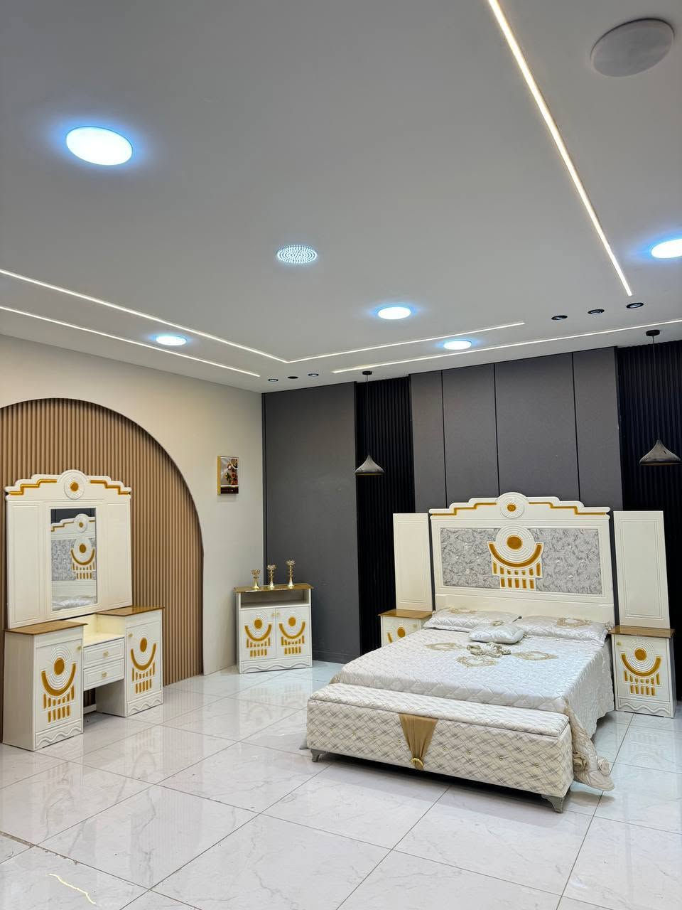 💎 شركة الوسيم 💎
♦️ 3 ♦️
✨ حصرياً الموديل الجديد والمميز ✨

🛏️ غرفة نوم نجارة عراقية اقتصادية
🔹 تتكون من 9 قطع مميزة
🔹 ارتفاع الكنتور: 240 سم
🔹 طول الكنتور: 320 سم
🔹 مع الزاوية: مجموع الطول 4 أمتار
🔹 السمك الخارجي: 5 ملم إنديف
🔹 السمك الداخلي: 3 ملم معاكس أبيض

💰 السعر: مليون و100 ألف  فقط

📲 للحجز والاستفسار واتساب:
***********
