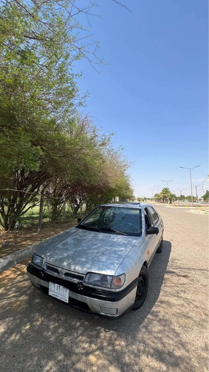 نيسان صني 1991 
السيارة بدون صبغ بدون ضربه بيها جلح 
كير ومكينه بشرط جدد 
السيارة جداً نظيفة 
كهربائيات كامله كلشي بيها شغال 
لايتات سكنات بكلايتات جدد كلهن 
سنوية نافذه 2019 وشرط التحويل وقرصها وضبارتها موجوده 
كوبون بنزين بيها 
السعر 30 ورقة وبيها مجال بسيط للشراي 
*********** كركوك, العراق
