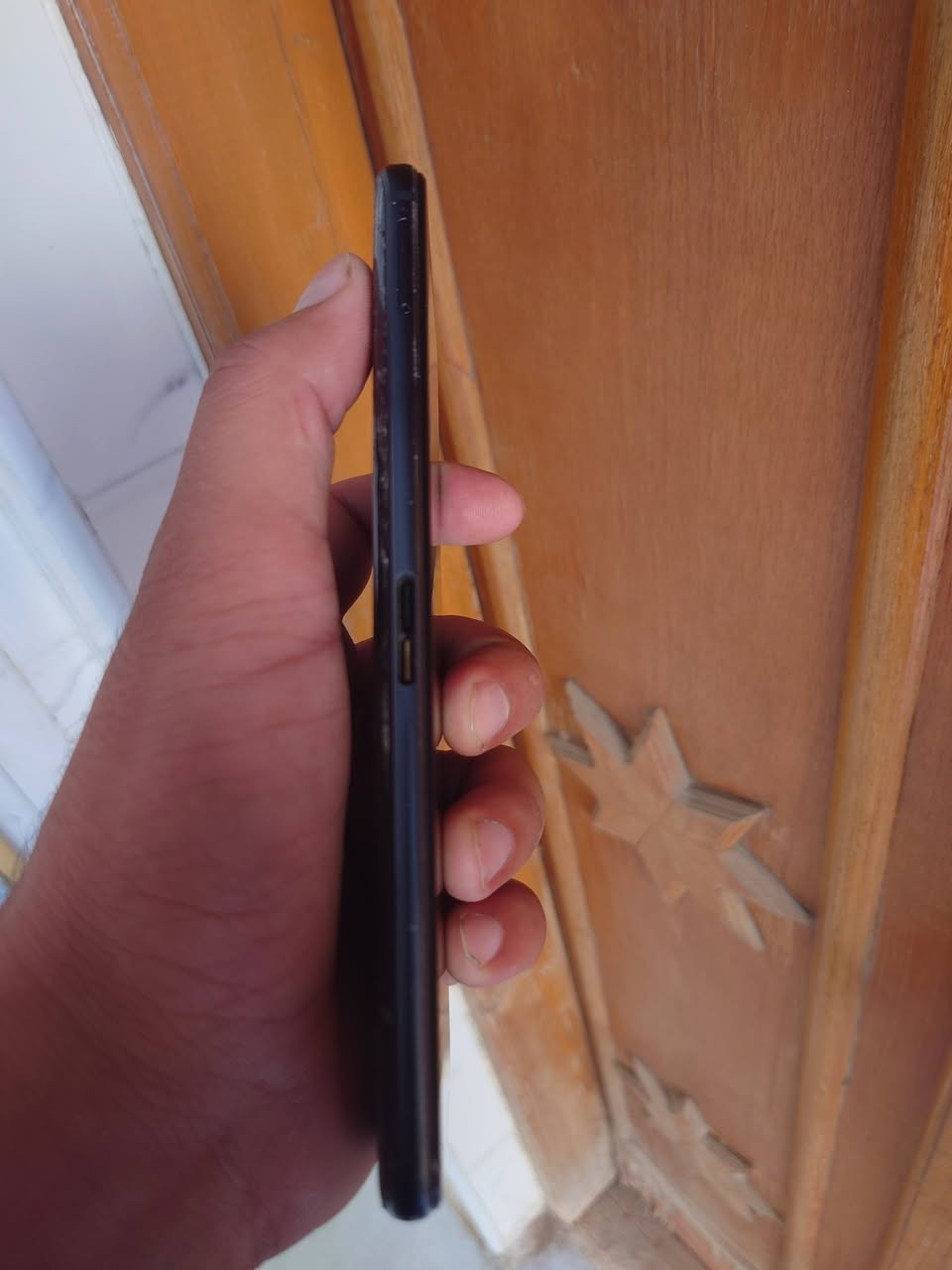 السلام عليكم جهاز كيمنك اسوس روج 3 ذاكره 128 رام 12 معالج  Snapdragon 865 بطاريه 6000mAh نضام تبريد مخصص الألعاب تردد الشاشه 144HZ شاشة 6.59 بوصة AMOLED فقط ضهر امكسر السعر 280 بيه مجال بسيط مكاني حله رقم ***********
