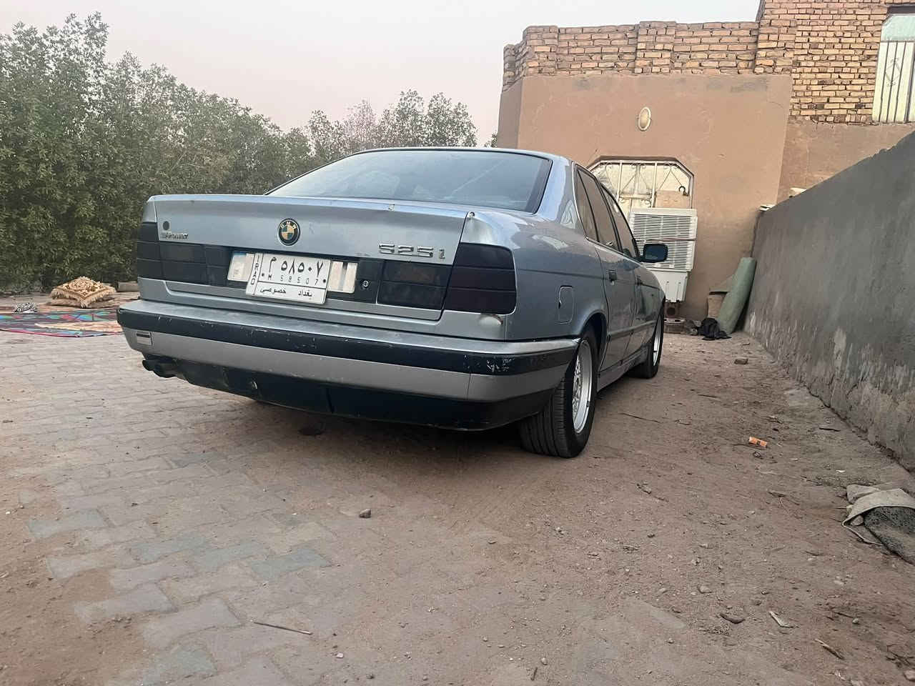 السلام عليكم BMWمسكر فانوس 525 كشنات جلد كهرباء سياره بلاديه شرط گير ومحرك مداور ثاني يوم مكان السياره السماوه ***********
