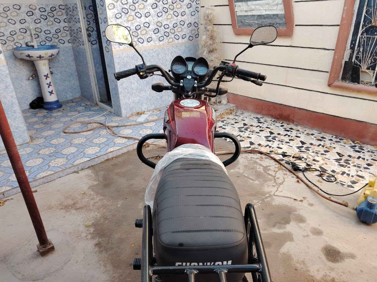 دراجه شاينك موديل 27اسكنردراجه جديده مستخدمه شي بصيط بيه طخه بصيطه واكعه طابوكه عليه س
***********
سعر مليون؛
