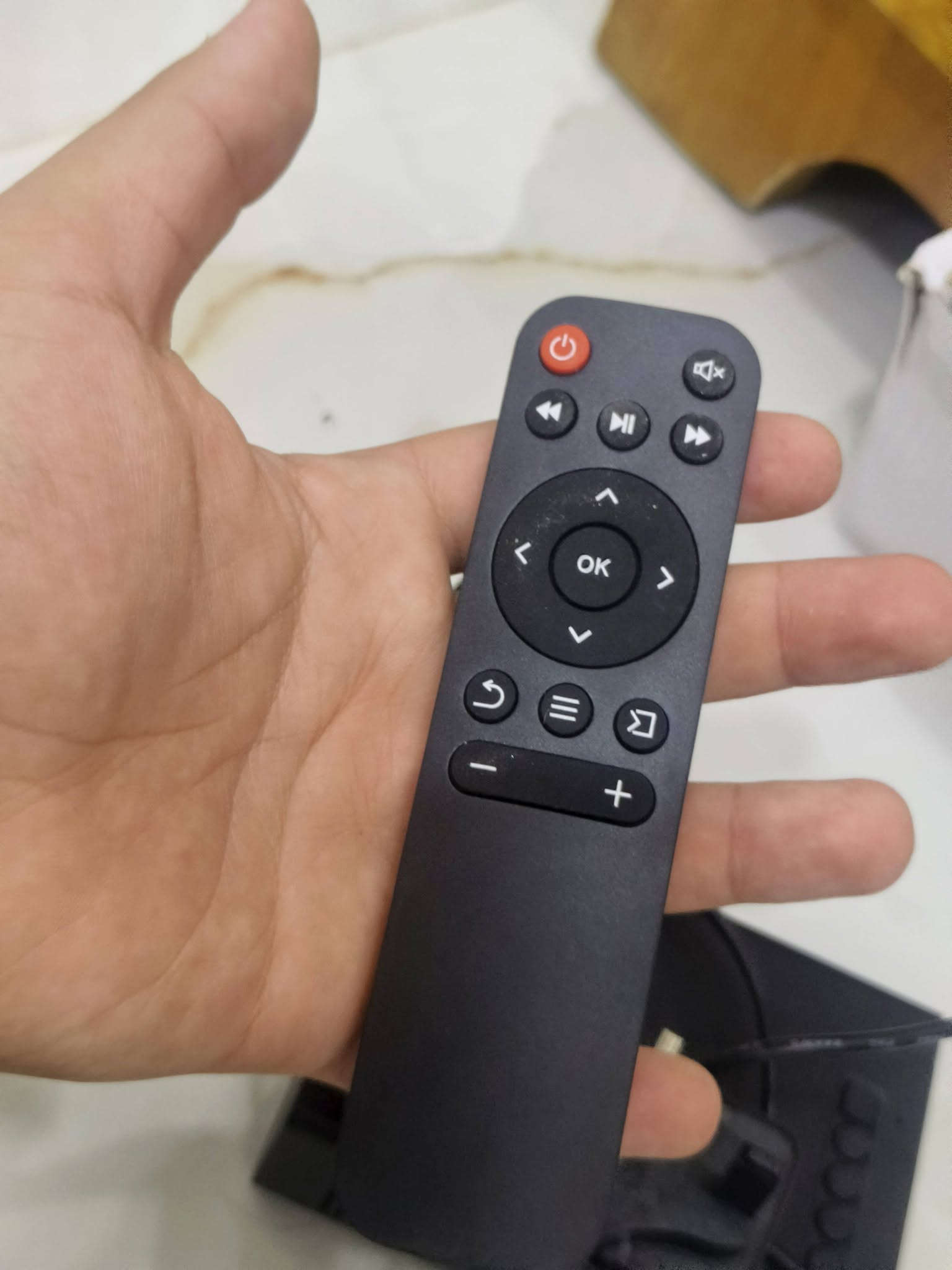 داتاشو جهاز عرض سينمائي 
يعرض من التلفون عن طريق كيبل الشحن تستخدم برنامج(HCLink) 
ويعرض من التلفزيون او الابتوب بكيبل (HD) 
ويعرض عن طريق الرام
يجي ويا ريموت وكيبل تشغيل
الصوره مالته واضحه كلش
مامستخدم 
السعر 50وبي مجال اذا تشتري راسلني خاص

***********
