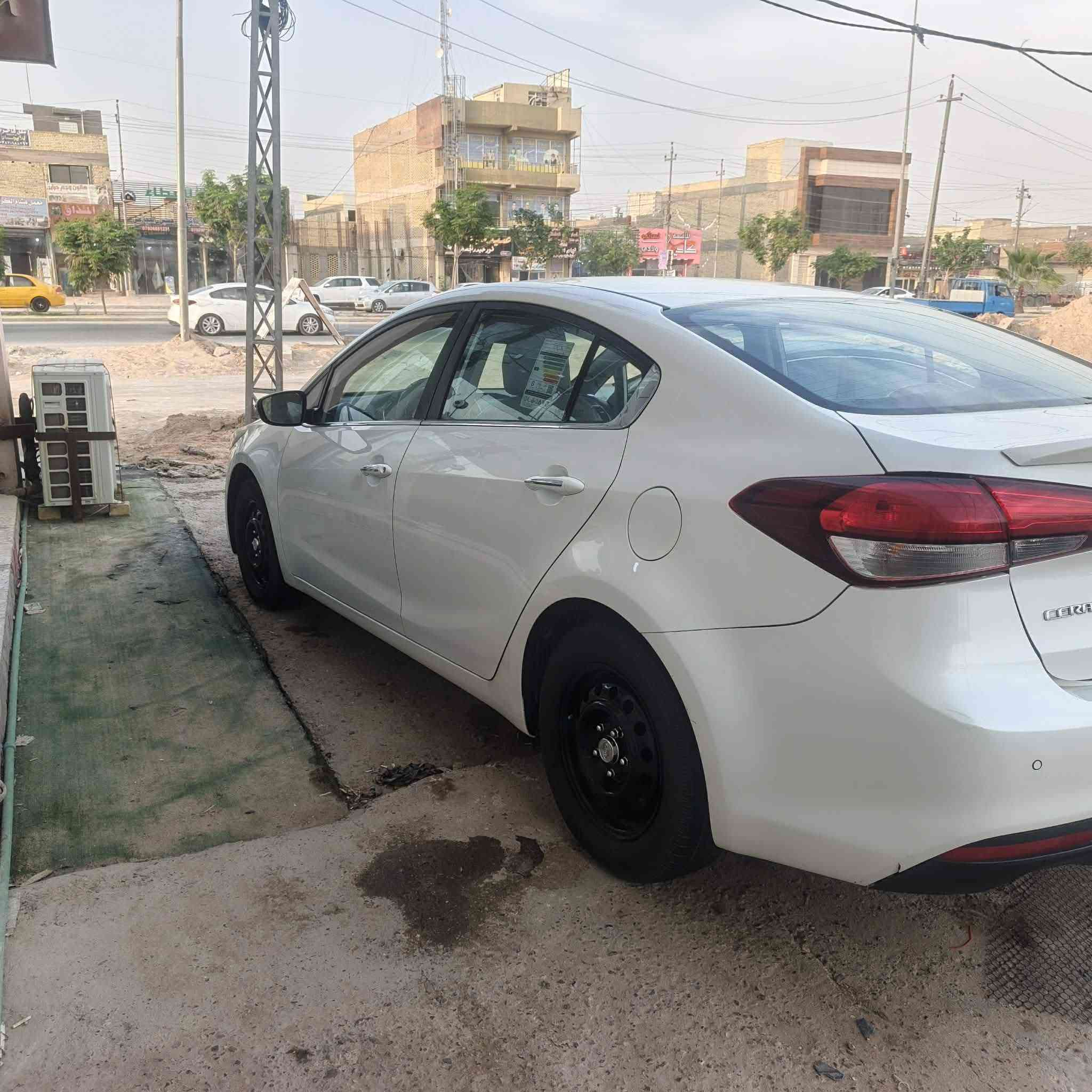 سيراتو مديل 2018 مكفوله كفاله عامه سياره جديده ماشيه 102 السياره احله من صوره السعر 133بي محال قليل ***********
