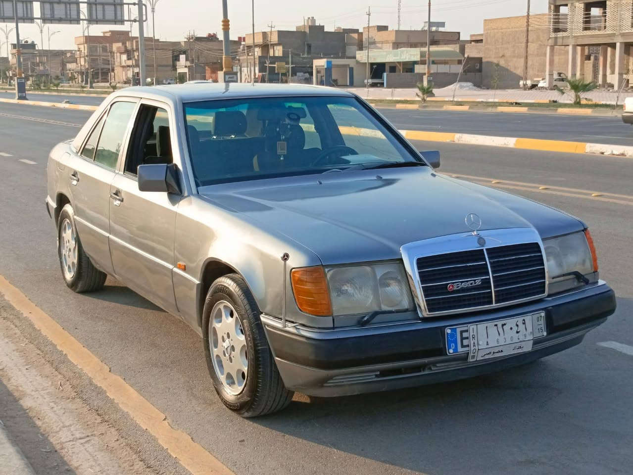 مرسيدس E300 • ١٩٩٠ • ما مصبوغه