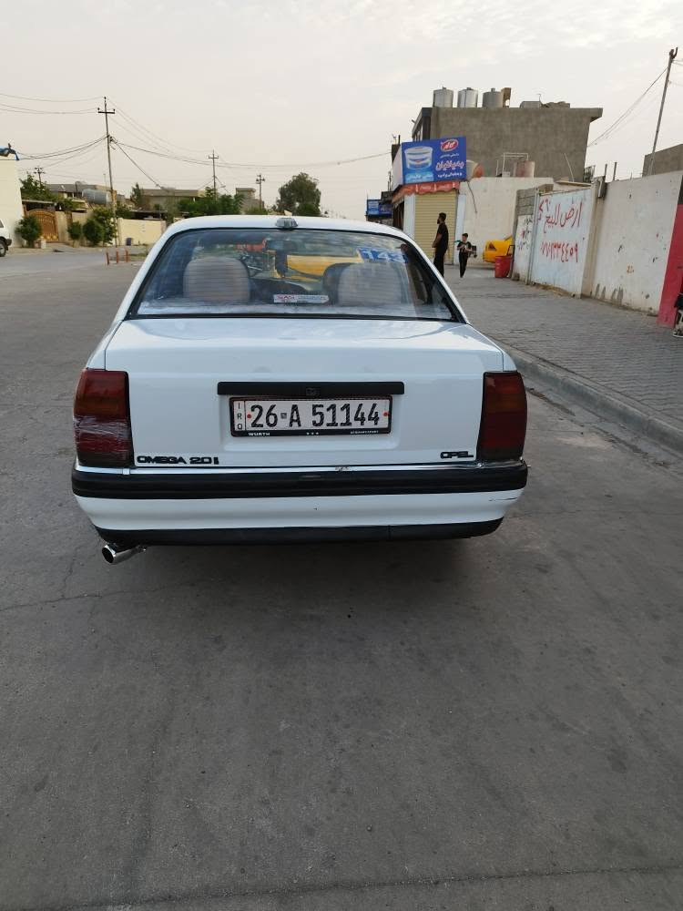 اوبل اوميگا • گير عادي • ٢٠٠٠ سي سي