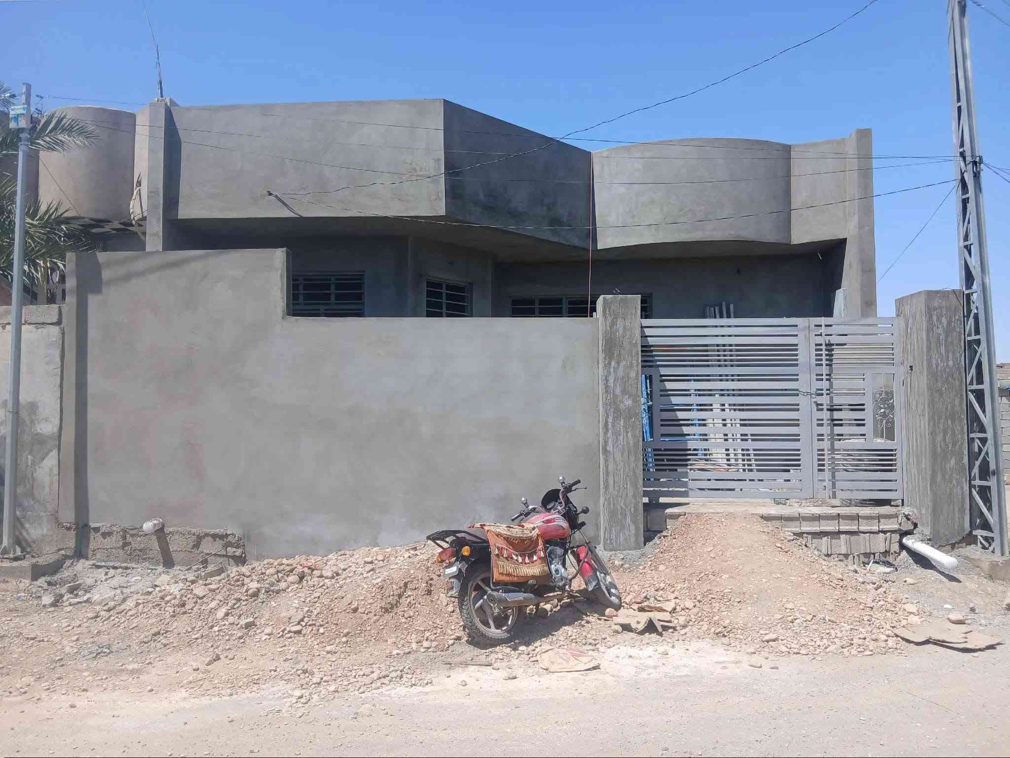لبخ سمنت وبياض بسعر مناسب شرط درجه اولى الاتصال أو المراسله 

***********
