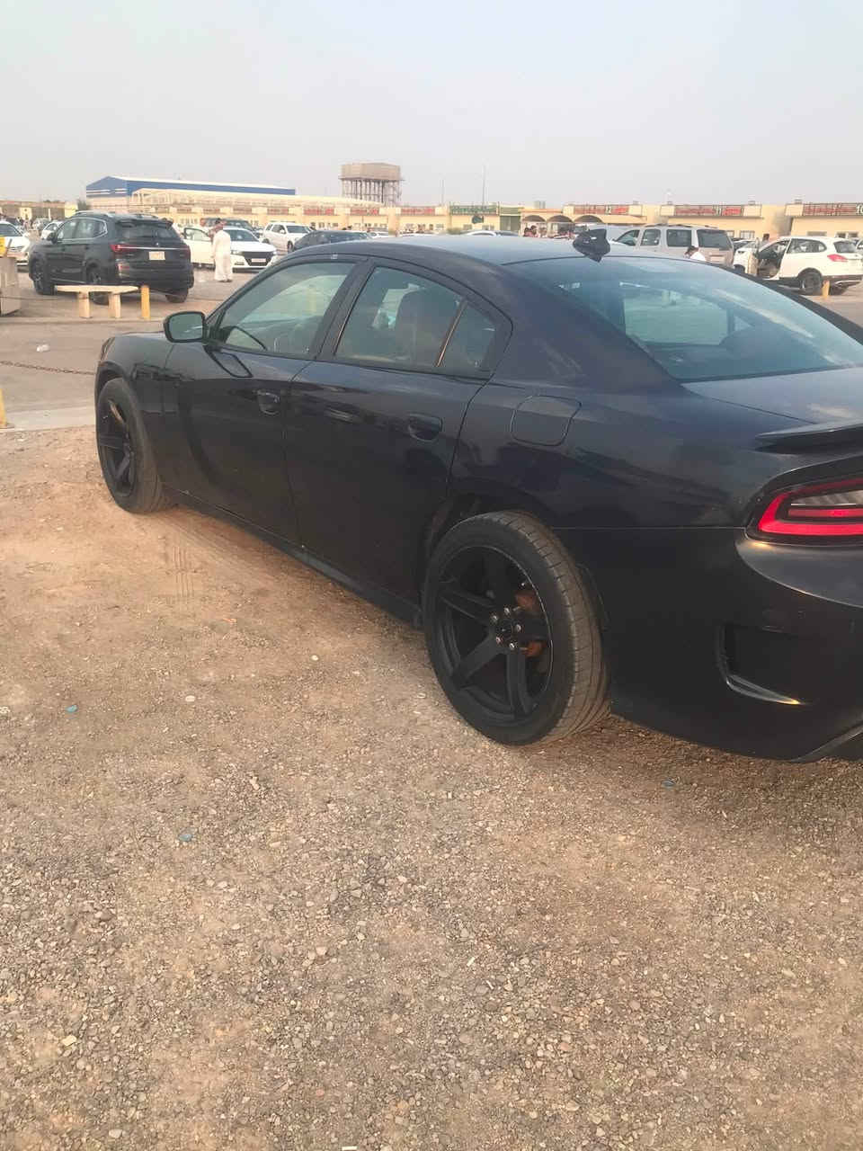 من رخصة الادمن جارجر موديل 2016 للبيع محرك 3600  مواصفات sxt وارد امريكي حادث بنيد وجاملغ وشوية من الباب كشنات تدفئة وتبريد تحكمات ستيرن مثبت سرعة كشنات جلد وموصفات بعد هواي بيها  سعرها مناسب للشراي  للاتصال ***********
