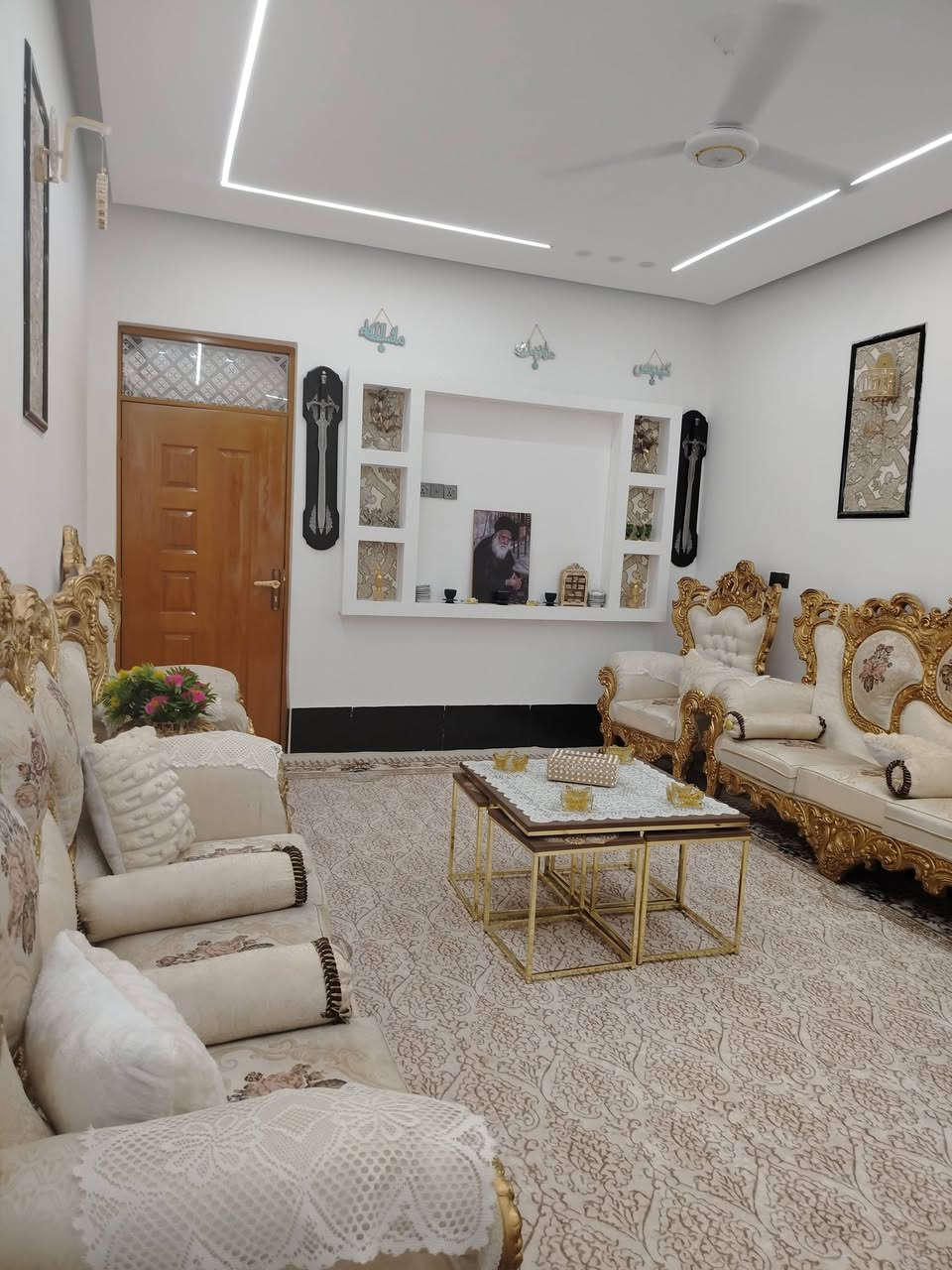 دار ٢٠٠ م طابقين الطابق الثاني هيكل فقط صب كونكريت بناء طابوق جمهوري سيراميك كاشي جبس مبورد بيت احله من صور جاهز من كلشي سعر ١٠٥  وبي مجال  سايدين المطار قرب حاتم الخير***********
