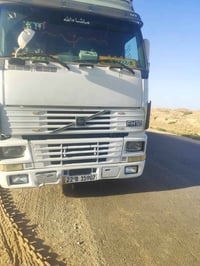 فولفو ٢٠٠١ • كير ومحرك • صبغ بدون معجون