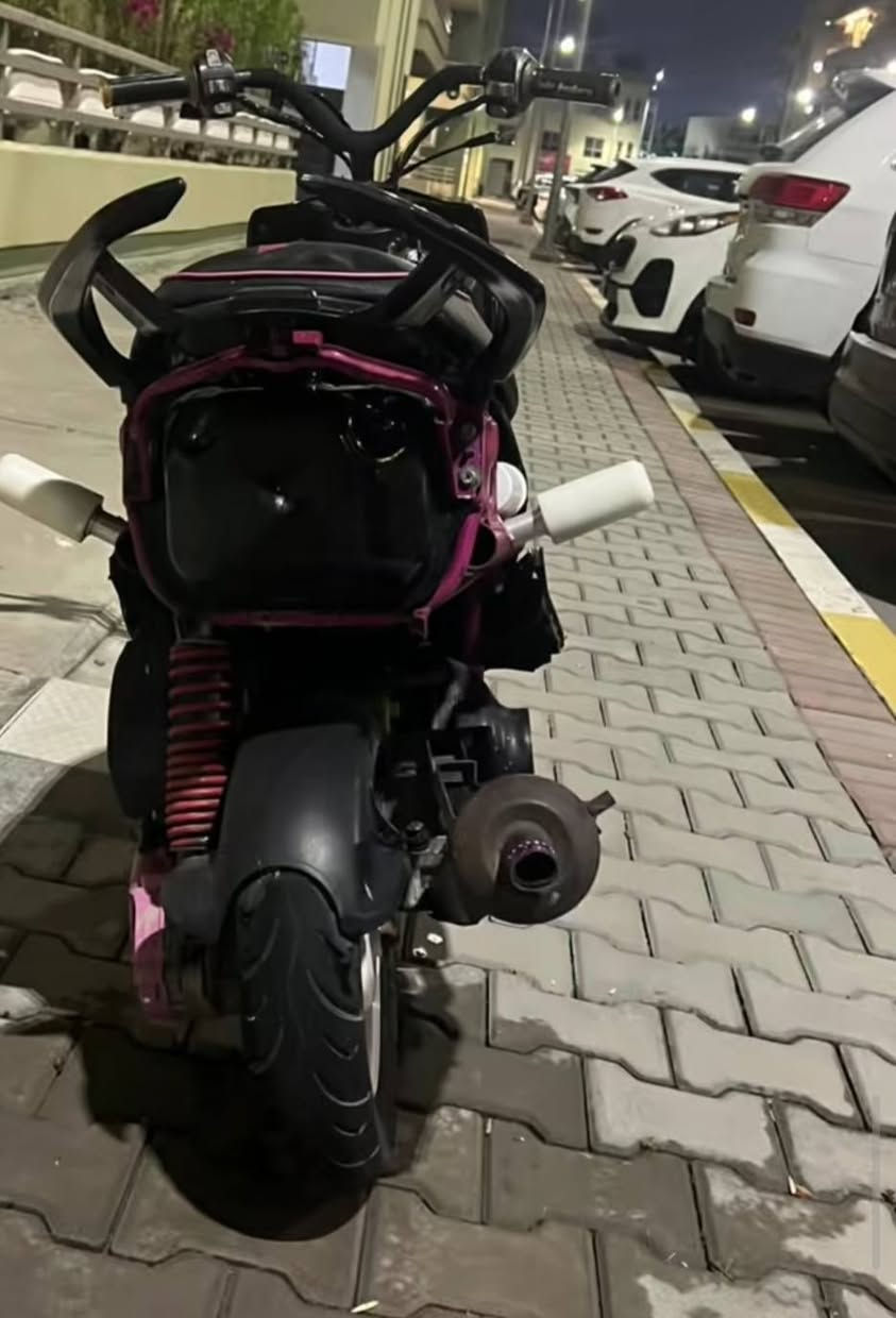 دراجه ماكس عدله
دراجه حلوه او نضيفه او رزنه بل مشي متعب 
للبيع السعر 450 او بيهه مجال 
العنوان بغداد العبيدي شارع 20
للاستفسار/***********
 واتساب
