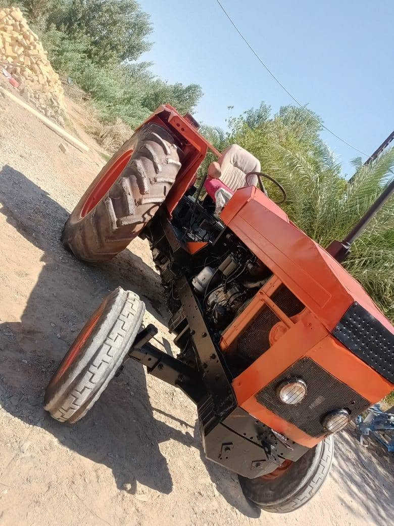 مكينه عنتر ١١١ كفاله من كلشي معمر كشرها ومصبوغه جديد محرك كير هودرليك بم سلف باول كله كفاله تايرات شوف العين انضاف مكانها نعمانيه رقم التلفون ***********  سعرها   5 مليون ونص وبيها مجال بسيط     ممكن الموافقه على المنشور ادمن

