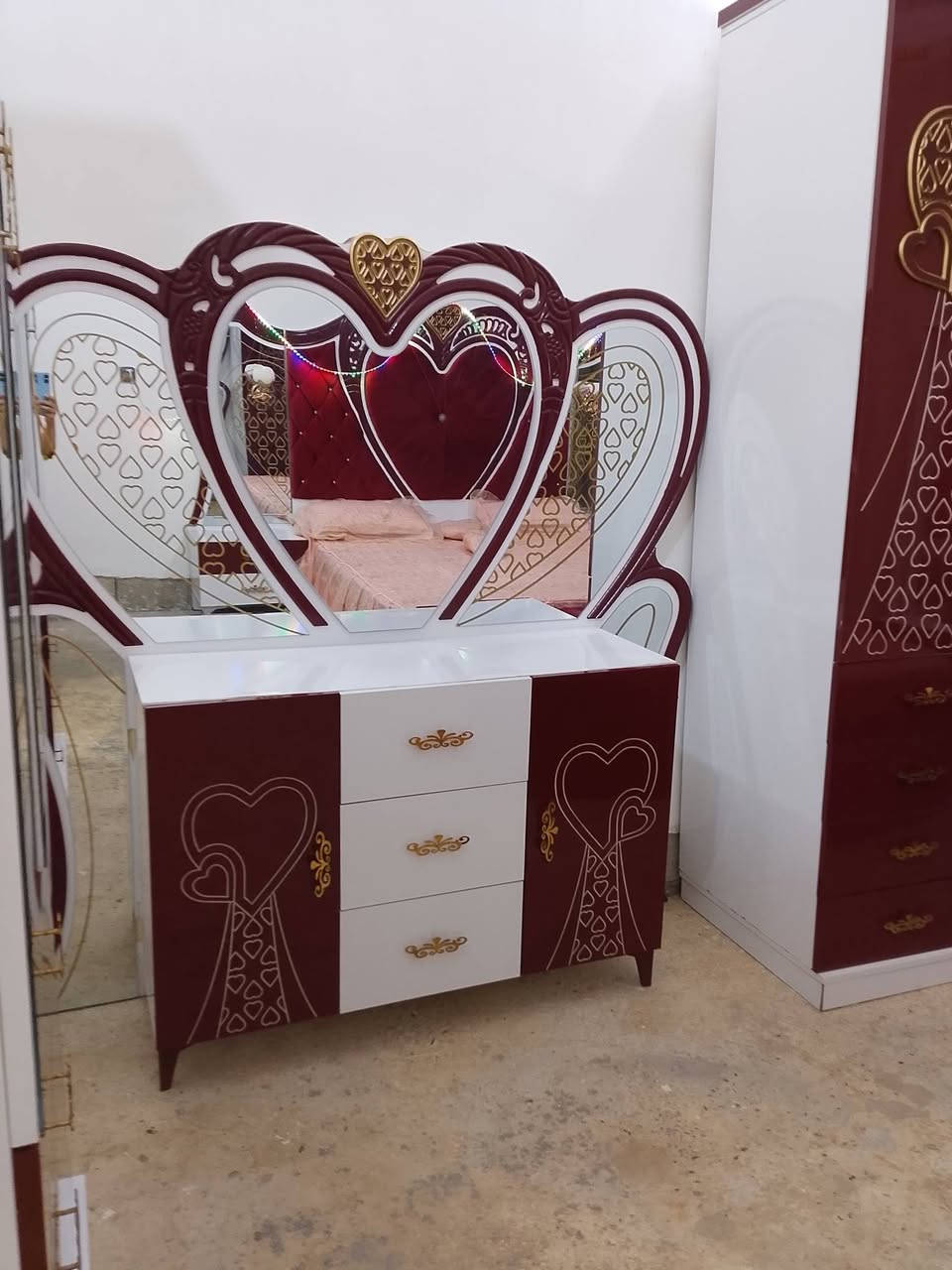 غرفه 9قطع نضافته 100% المكان سامراء مكلفه بالنشر اي ستفسار عل هاذه الرقم ***********
