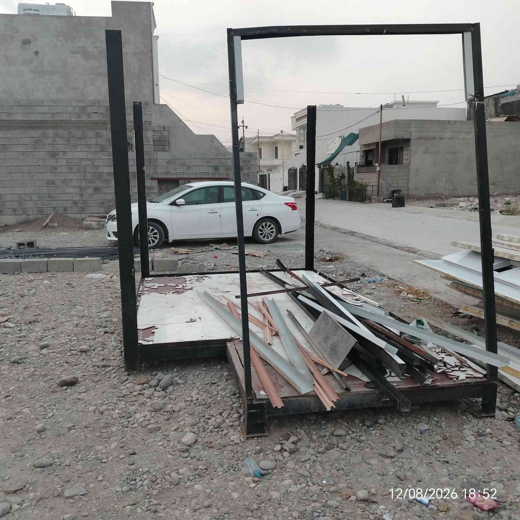 سندويج بنل نظيف عدد 12 للبيع الواحد ابيعه ب 15 الف
والقاعدة مال كرفان ابيعه حديد ابيعها كيلو ب 325 دينار

مشبك مضبوط قياس

 الطول 4 متر 

ارتفاع 2.5 

عرض 1.2

يصلح لبرج مال طيور لو لتربية دجاج لو تربية ذئب او كلب اريدها 275 الف وبها مجال

العنوان كركوك - دروازة 

للاستفسار ***********
