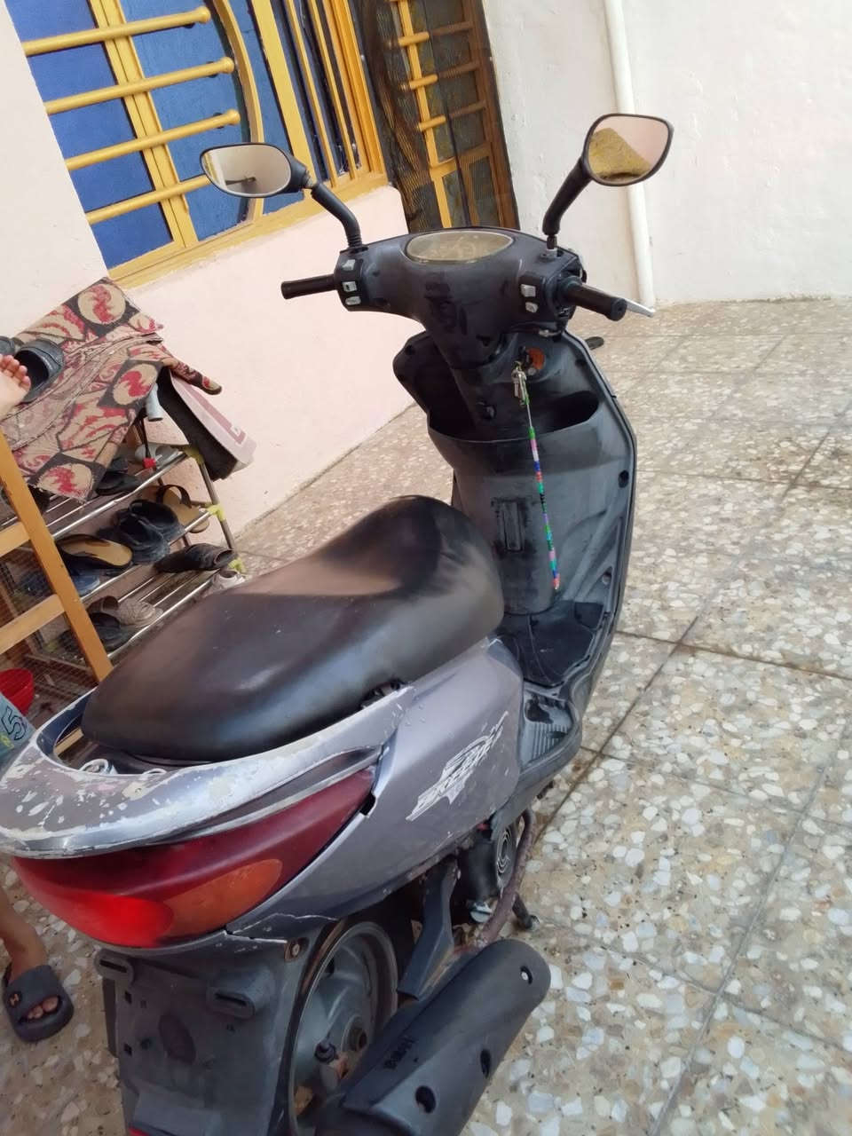 سلام عليكم بريز للبيع بلاديه
كفرات بلادي سلف بلادي كابريتر 

دراجه نضيفه وصافيه ومحرك خير من الله تجي وتشوف بعينك تايرت جدد مسوي ادامه كامله مال كلجات تجي وتفحص جيب فيتر وفحص للصبح مكاني الشعب 

رقمي *********** متواجد وتساب و رصيد 

سعر525وبيه مجال للشراي
