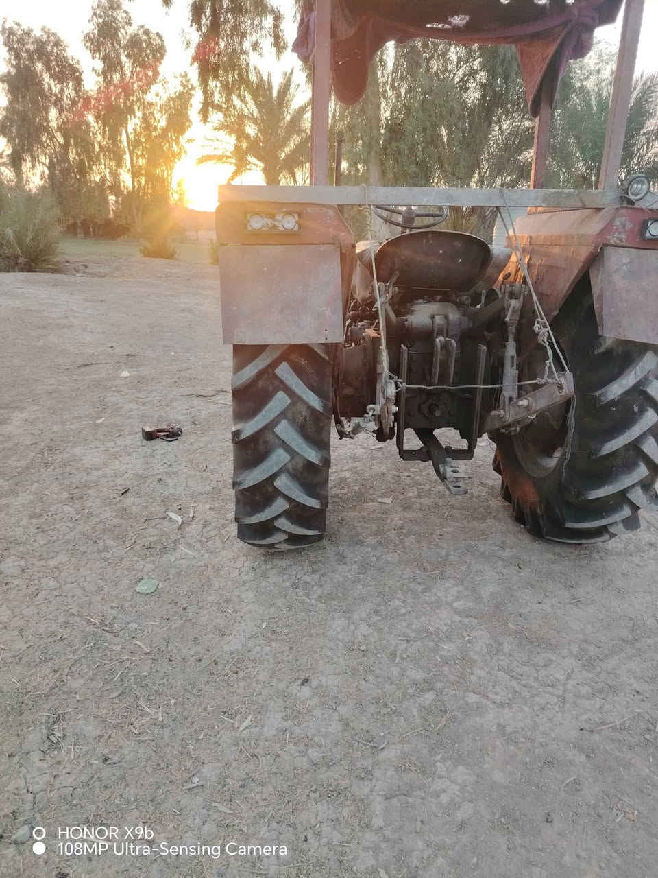 للبيع عنتر حجم٧١مكفوله كفاله عامه موديل ٨٧للستفسار اكثر*********** قير موجود على فيس

نص مكتوب في الصور:
- HONOR X9b
- 108MP Ultra-Sensing Camera
- O HONOR X9b
