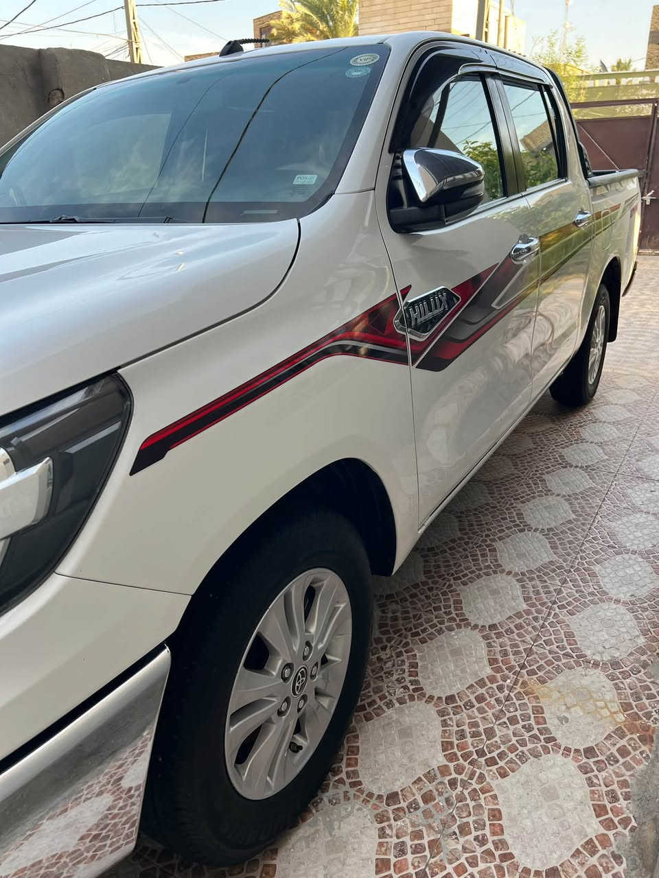 هايلوكس ٢٠٢٣ • ٢٫٧ بنزين • ناصية