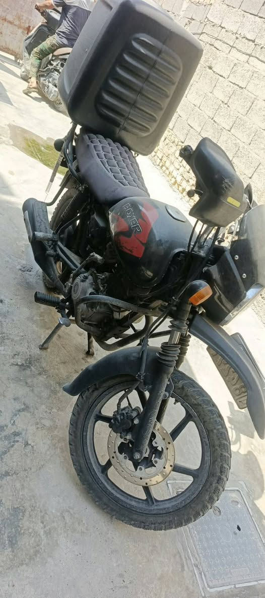 سلام عليكم دراجه بوكسر موديل 23 رقم نكليزي سنويه بسمي مكينه كايمه يراد تجفيت لتواصل (***********) واتساب
