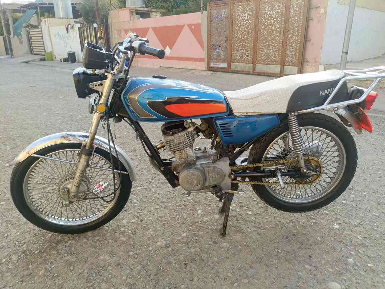 السلام وعليكم دراجه للبيع موديل 16نضيفه وحيل حلو وكاعده كدام العين سعرها 200وبيه مجال للطيبين الي شراي ينتصل ***********
