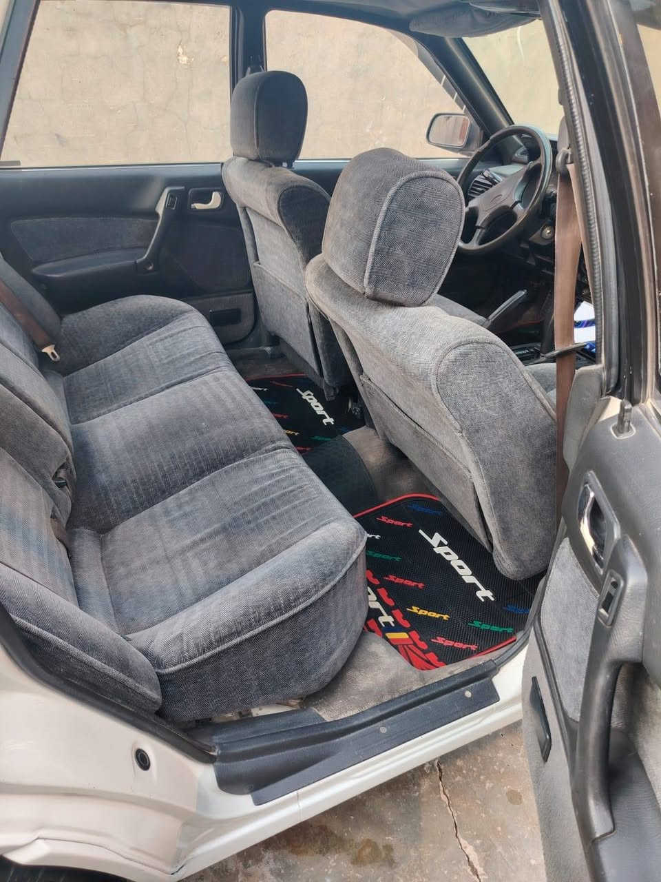السلام عليكم ميتسوبيشي للبيع موديل 91 بغداد عزه جديده سنويه جديده ماكينه لا تنقيص ولا تبخير صدر جديد صبغ بها قطعه واحده  چملغ صفحته السكن السعر 44 بها مجال للشراي استفسار اكثر على هذا الرقم***********
