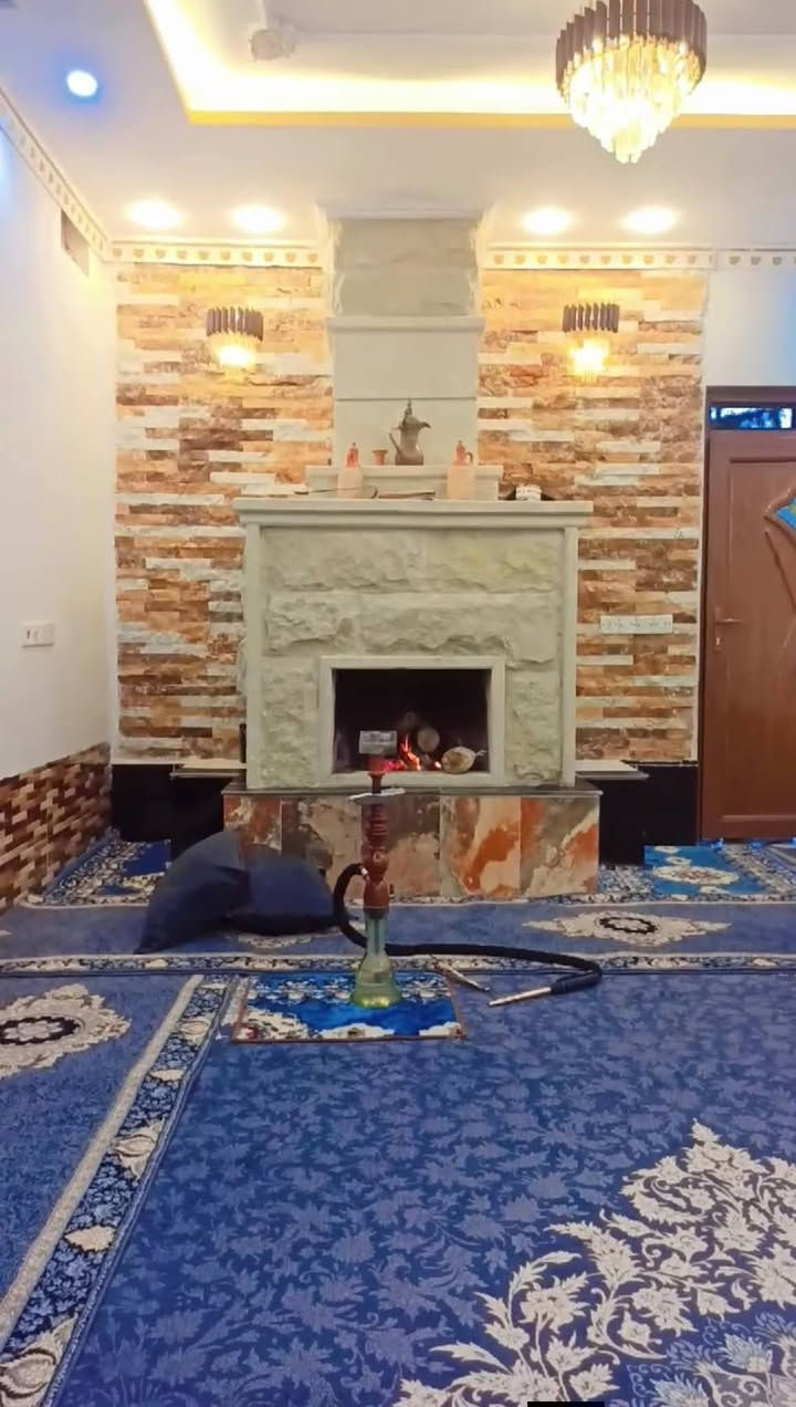 السلام عليكم كادر عمل حجر حلان 
نشتغل جميع الواجهات تغليف كرسته وعمل 
 تطعيم ستاير واجهات كوبلنات متوفر حجر لاخضر و الاصفر
جلي ودرز كوبنات  شنشول تقليف دنك تصليح 
شقل براقي درجة أولى  أسعار مناسبه (***********)

نص مكتوب في الصور:
- HONOR X9c