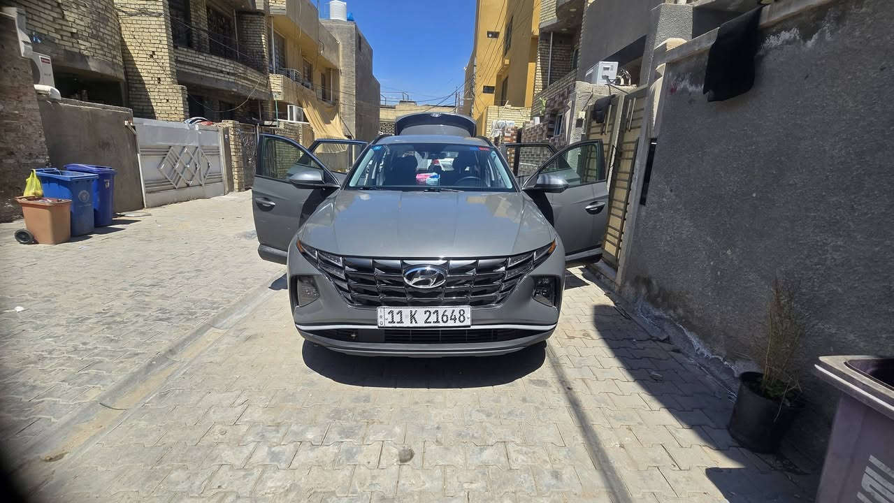 سلام عليكم
توسان 2024 فئة (sel) 

لون(سمنتي)  مرغوب 

 السياره بدون (اير باك) 

دخول جديد مرقم بغداد شهداء 

بنيد مبدل والصندوك صبغ

وصبغ جوه قبق البانزين 

السعر 170وبيها مجال 

الرقم ***********
