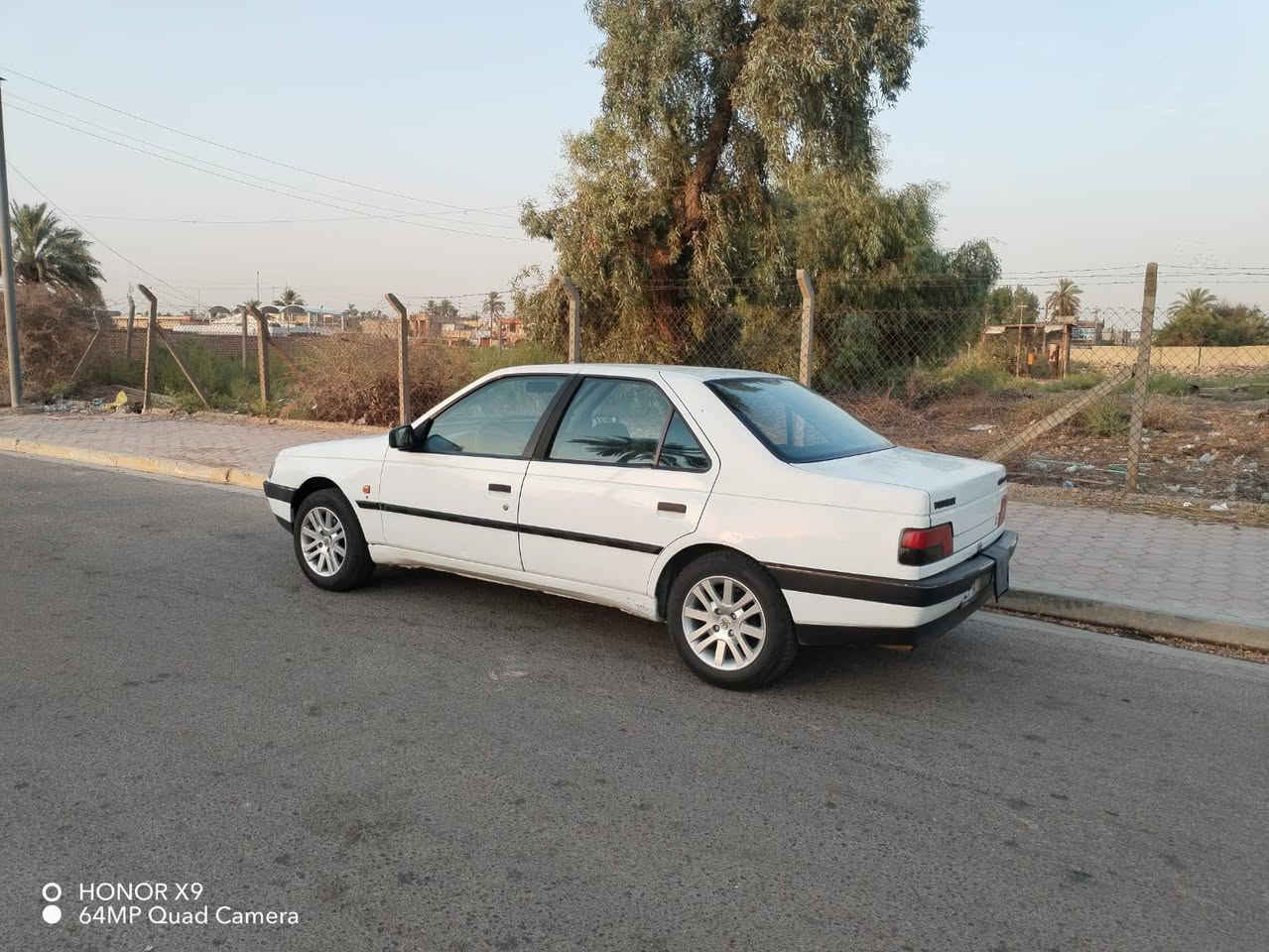 السلام عليكم بيجو جي ال اكس موديل 2012 سياره جديد بدون صبغ بدون ضربه مكفوله كير مكينه تبريد مانقصها كلشي رقم واسط بسمي السعر 43  اكو اشكال بالسوك كلمن وسعره الحديد يختلف  مكان بغداد  اتصل مكلف بالنشر ***********
