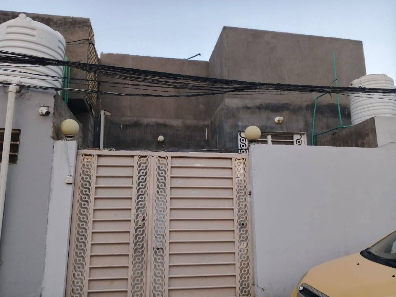 السلام عليكم
بيت للبيع في الكوفه حي ميسان  قرب سكله الكرعاوي  طابو زراعي سند 25 الأساس صب كونكريت 
بيت كامل مكمل مكفول من كل جوانب 
مواصفات البيت مساحه البيت 100م 
غرفه+ صاله + استقبال + مطبخ + صحيات داخله وخارجيه +منور + طارمه صغيره 
وايضا ارضيه بورسلين + جدران سيراميك كامل مكمل كلشي بناء حديث مال جناي . ملاحظه مرواس بطابو صرف او بيع 
للاستفسار مراسله الصفحه او رقم 
‏***********
