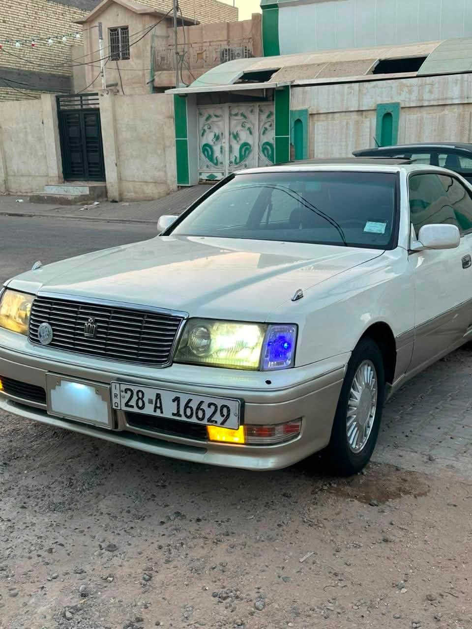 السلام عليكم
سيارة راس الثور ابيض محجل 

رقم نجف انكليزي باسمي 

موديل ١٩٩٧ 

اصل كرستال 

فتحة كفالة من الگص ونقل الجثه والاصوليات باسمي مداور ثاني يوم 

تبريد منضومة جديدة 

دشبول جديد 

مكينة جديدة خير من الله 

گير نظيف 

حداديه وره وكدام  منفوضه

كشنات كهرباء سياره فتحه اصل 

السيارة  فقط ضرر بالعتبة ومصلحها بصوب السايق رايده ب95 ورقه   مكاني النجف ***********
