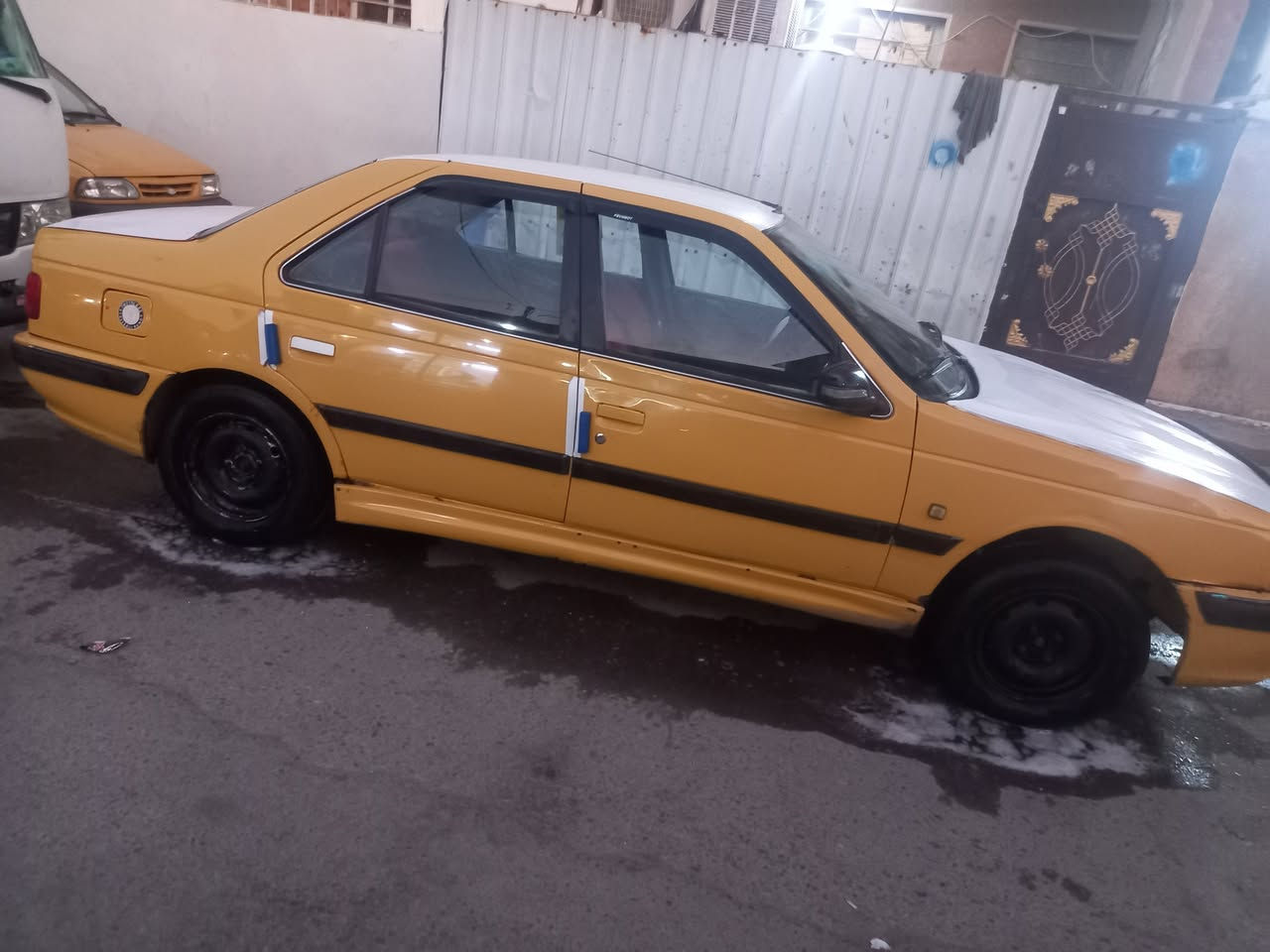 بيجو بارص مديل 15 رقم انكليزي بأسمي
سيارة بيها خيط تبخير بس وين متروح عادي 
باتري جديد
راديترات ثنيناتهن جدد
تبريد ثلج مراوح جدد كهربائيات زينة 
تخم تايرات قوايش جدد 
بيها نواقص بسيطة اتصل ودلل خاص موجود رقم الهاتف *********** واذا اكو مراوس بسايبة خصوصي ميخالف العنوان بغداد الشعب السعر 30 وبيها مجال

