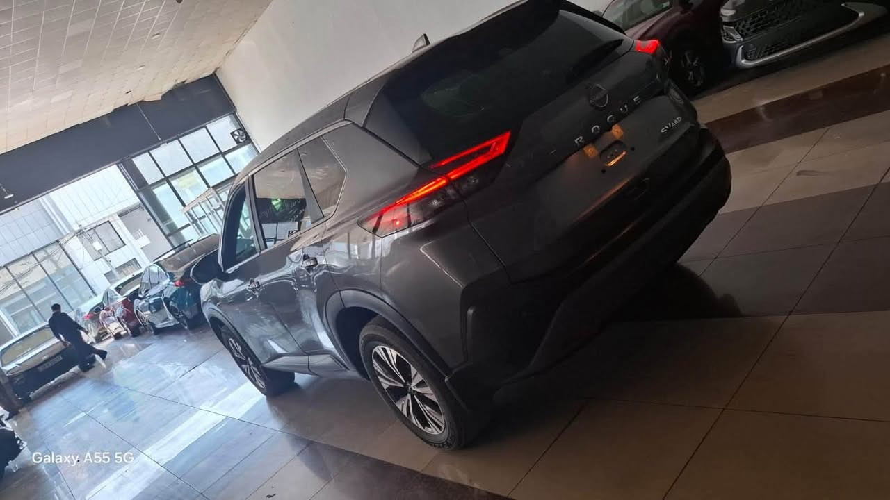 السعر مناسب جدا ارخص سعر ☺️
نيسان روج Sv AWD 
موديل 2023
لون نفطي
ماشية 43
مواصفات 
رادار امامي 
رادار جانبي 
شاشة كبيرة 
كامرة دوارة 
اوتو  ستوب
تحسس خط مسار 
كير طيارة 
سبورت عادي وتماتيك شفتات في ستيرن
محرك 3 بستن اقتصادي
تشغيل عن بعد
لايتات لد نهاري زنون
ويل 19 بلادي
تبريد قطعتين 
ايرباك سليم ابشرط
الرقم كاتي اربيل 
السعر مناسب جدا 🤗
للاستفسار مراجعة الصفحة 
او الاتصال بالرقم  وبي  وتساب

‬ ‭***********‬

نص مكتوب في الصور:
- Galaxy A55 5G