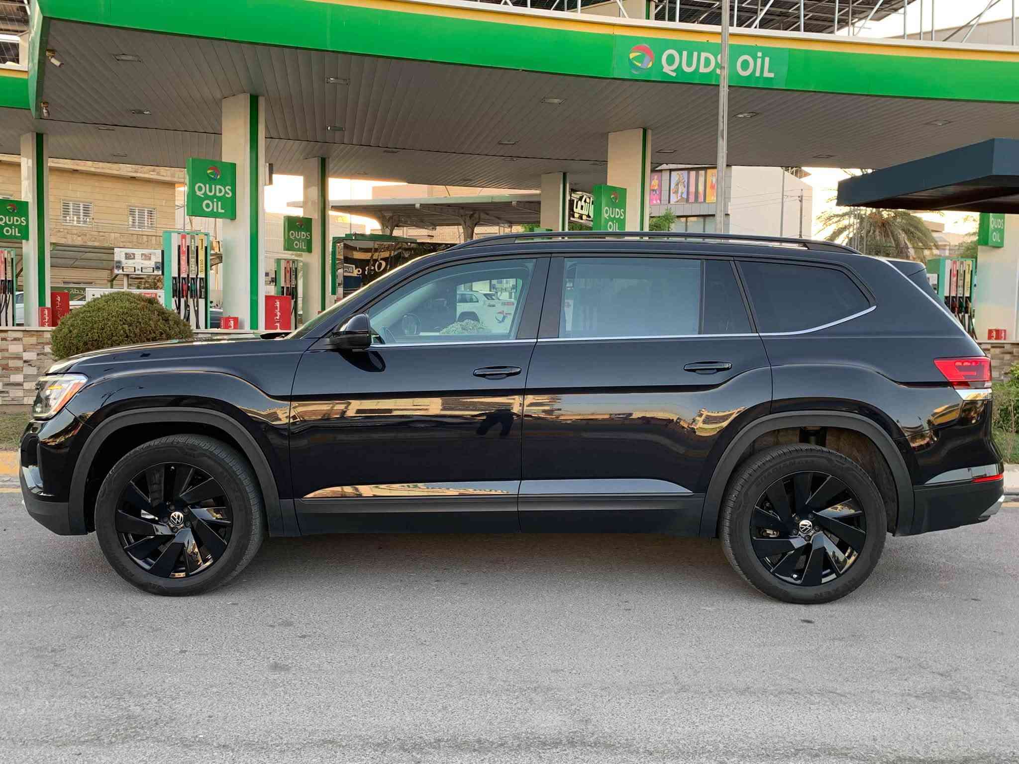 Volkswagen Atlas 24 SE 🇩🇪
فولكس واكن اطلس ٢٠٢٤ se للبيع  

ماشي  السيارة 38 الف كم حقيقي 
محرك 2.0 توربو + كير شرط
270حصان/370 نيوتن متر
مواصفات السيارة كالتالي
تحديد مسار📍
تثبيت سرعة  💯
ابل كار بلي + اندرويد اوتو 📱 

7 راكب 👥
شحن لاسلكي
عدادات ديجتال
تدفئة كشنات + الستيرن
6 وضعيات قيادة 
انارات iq led
حساسات 360 درجة 
نظام قيادة ذكي
ناقل حركة أوتوماتيكي 8 سرعات 4motion
تشغيل عن بعد
دخول ذكي
تشغيل ذكي
انارات ترحيب
نقاط عمياء
كشنات جلد
شاشة معلومات
تحكم الشاشة عن بعد 
تحكم صوتي 
قطع تبريد 3
فتح صندوق ذكي
صندوق اوتوماتيكي
اوتو هولد
اوتو ستارت/ستوب
هاند بريك كهربائي
كشنات كهرباء

سيارة بيها رأس البونيت صبغ و شبر تعديل بارد فقط 
بدون دواخل بدون ايرباك  💫

سعر  285 وبيها مجال  💵 

شرط التحويل

للتواصل على الرقم
***********
***********
متوفر واتساب او اتصال

مكان السيارة:كركوك  📍
