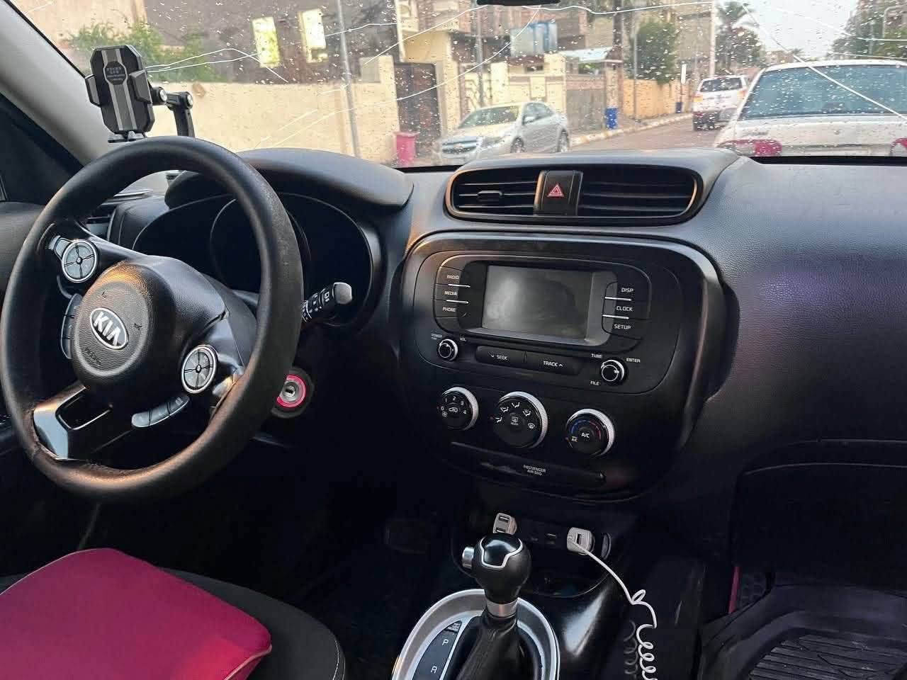 كيا صول ٢٠١٩ وارد امريكي
ضررها موضح بالصور و سونار موجود 
ماشيه ٥٦ الف ميل
تحكمات ستيرن
كامره بلادي
داخل مخمل
منظومه زنون عالي ناصي
مكينه ١٦٠٠ gdi 
السياره مناقصه شي بس تكعيد دعاميه امامي شويه

مكان السياره بغداد حي الاعلام
السعر ١١٥ و بي مجال و اذا مراوس حسب القناعه
*********** بغداد, العراق
