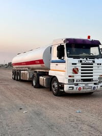 سكانيه موديل ١٩٩٥ بطه ١٤٣ جاهزه جيبيس جديد طوناج جديد تخم تاير هاتف ٠٧...